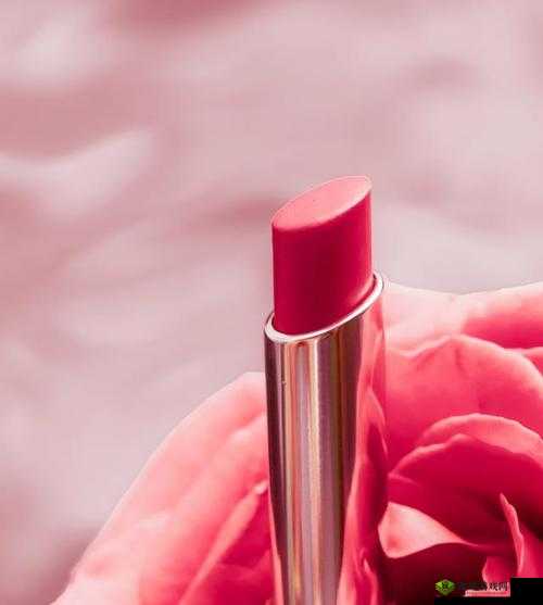 YSL 口红 8223：水蜜桃般的甜美诱惑